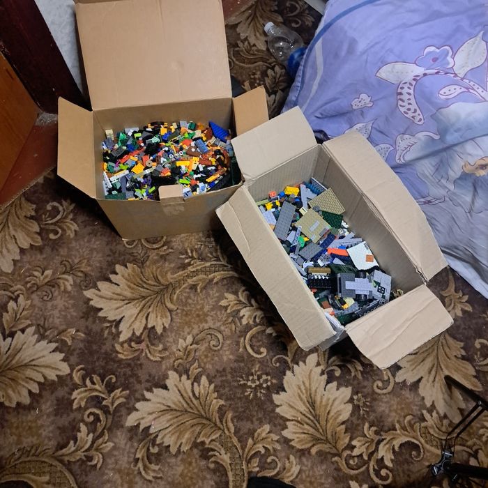 Продам коробку лего