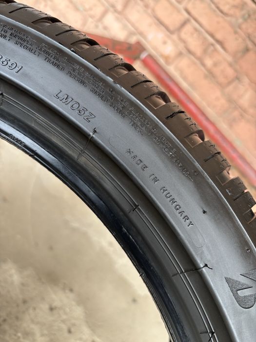Одиночка Розпаровка Шина Зимова !!!25рік!!! 215/45R20 Bridgestone