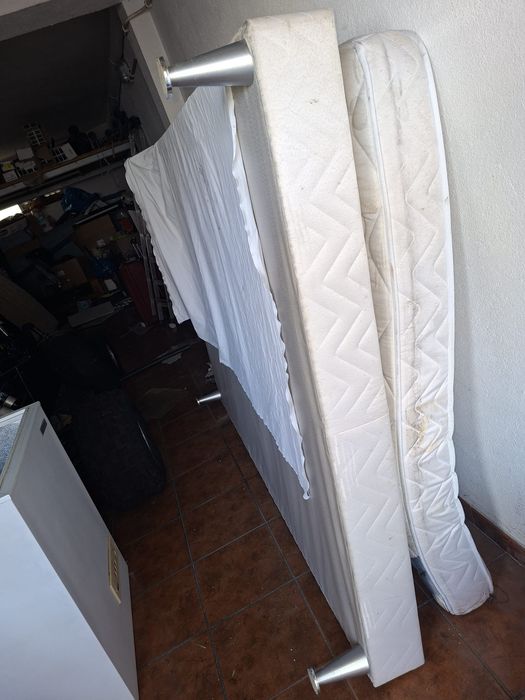 Cama e Colchão Pirelli *boa marca e de qualidade duradoura*