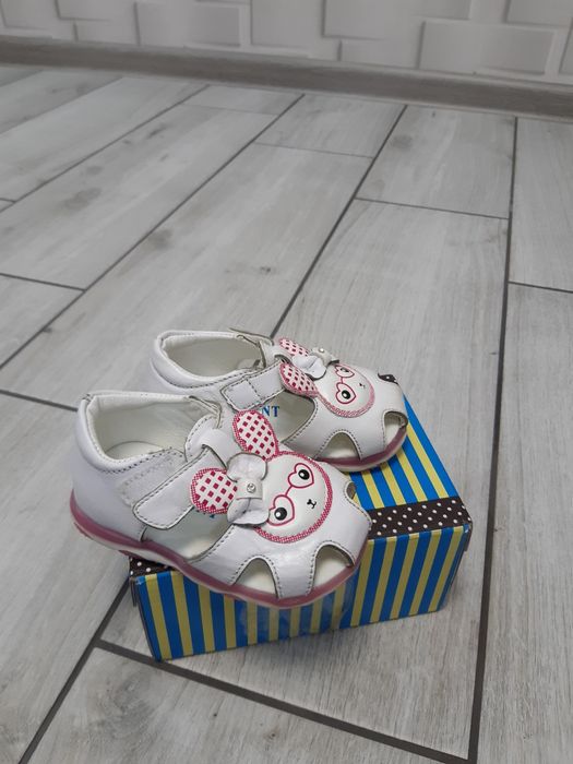 Кожаные босоножки