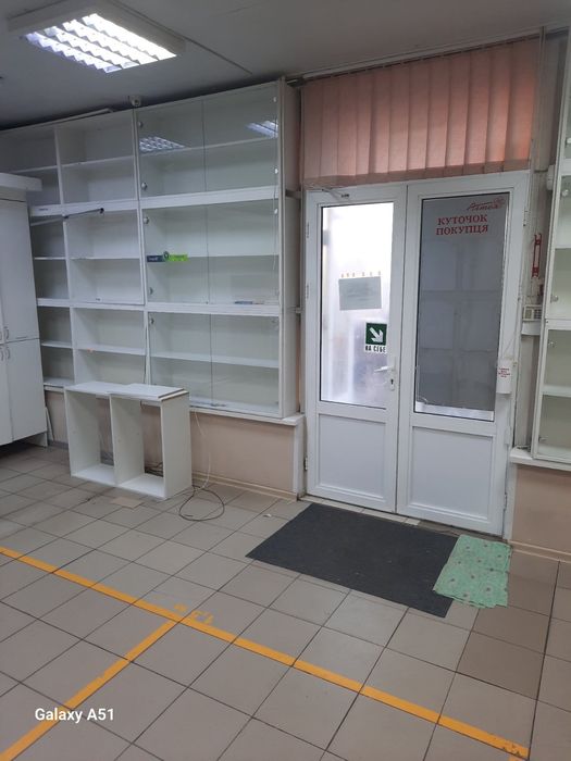 Здається фасадне приміщення по вулиці Київській 1 поверх