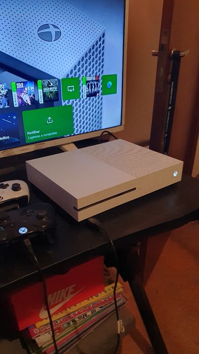 Xbox one s 500 gigas usada