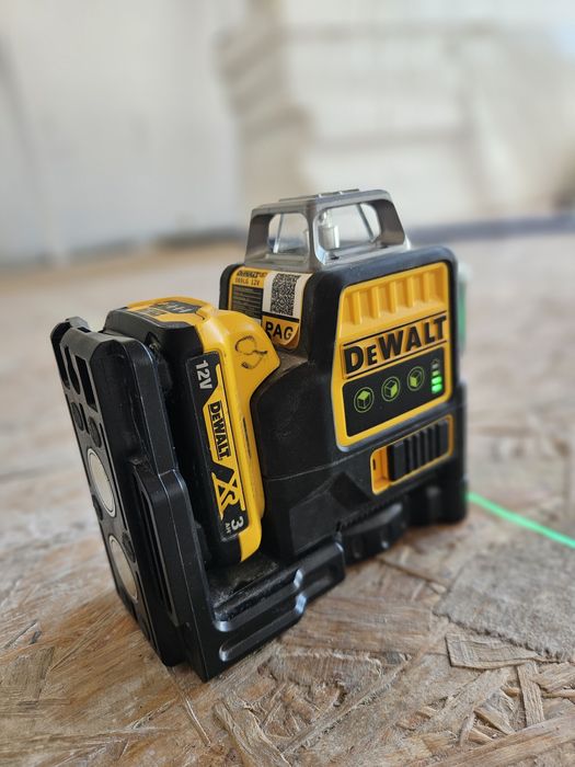 Nível laser DEWALT DCE089D