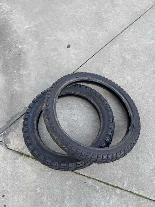 Pneus moto 130/80/18 e 90/90/21