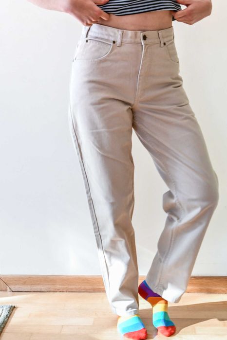 Beżowe jeansy straight / boyfriend z wysokim stanem