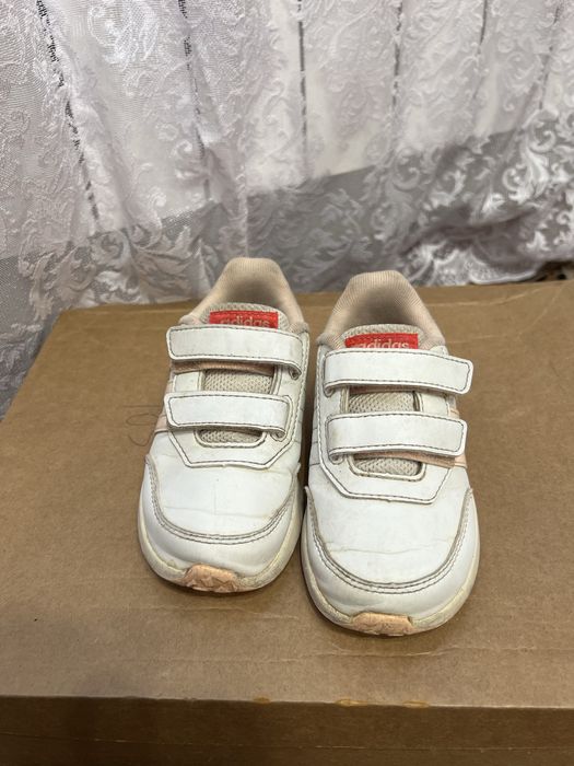 Дитячі кросівки Adidas, 25 розмір, на дівчинку