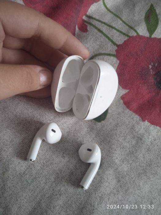 Продам наушнікі без провідні 250 грн