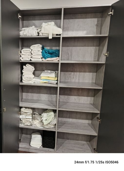 Szafa biurowa  mało używana firmy Batnikowski