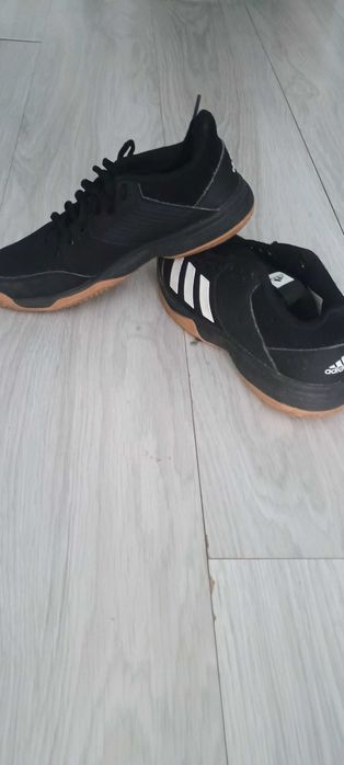 Buty adidas halowe