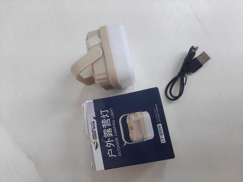 Портативний ліхтарик кемпінговий ліхтар на акумуляторі