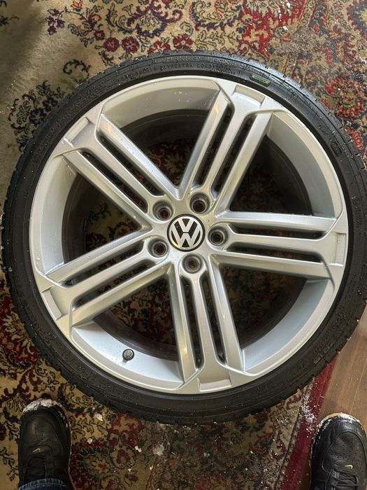 Оригинальные диски с резиной. Идеальное состояние!