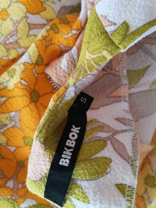 sukienka s/36 śliczna cena 25 zł