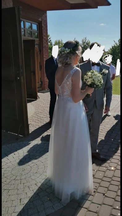 Piękna i lekka suknia ślubna