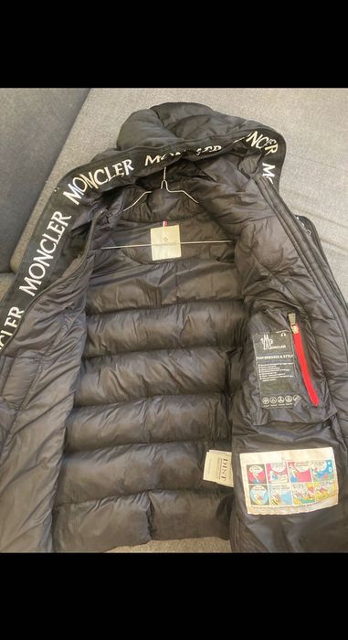 Торг!Пуховик Moncler в поношеном состоянии! Шарф в подарок!!