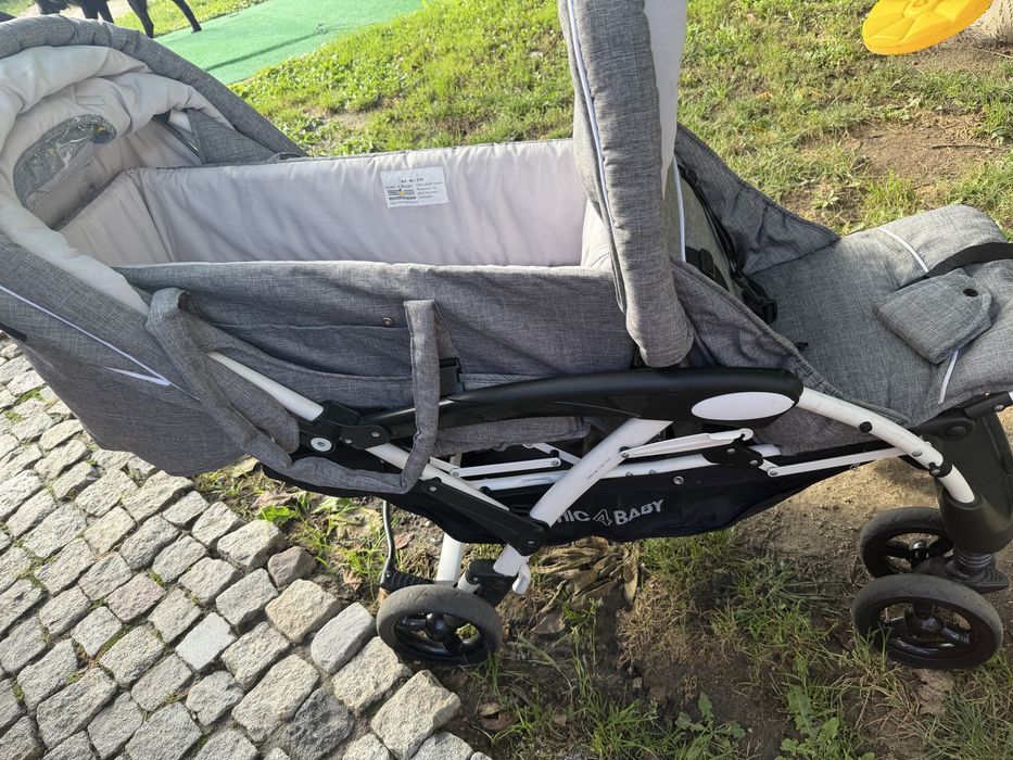 Podwójny wózek z jedną gondolą