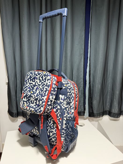 Mochila Rodinhas e Lancheira