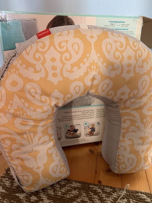 Подушка для годування