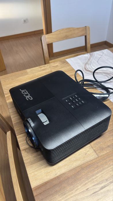 Projetor ACER X1128i (4500 ANSI Lúmens - DLP) como novo.