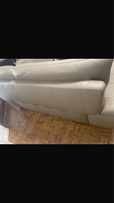 2 Sofas em pele marca Chateaux d’ax