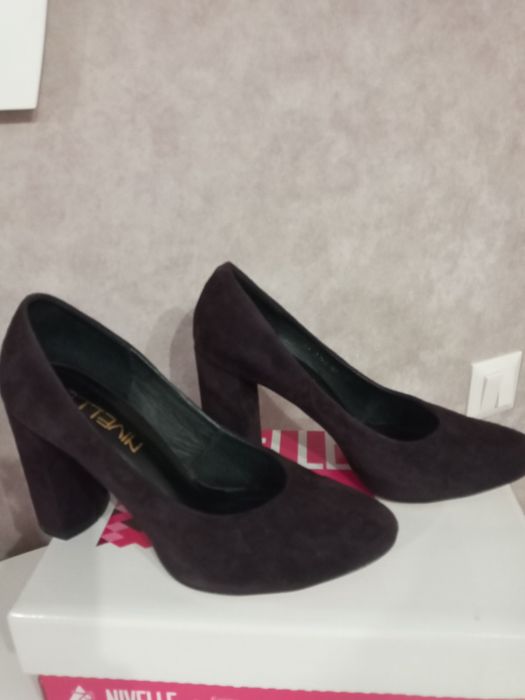 Натуральні замшеві туфлі Nivelle
