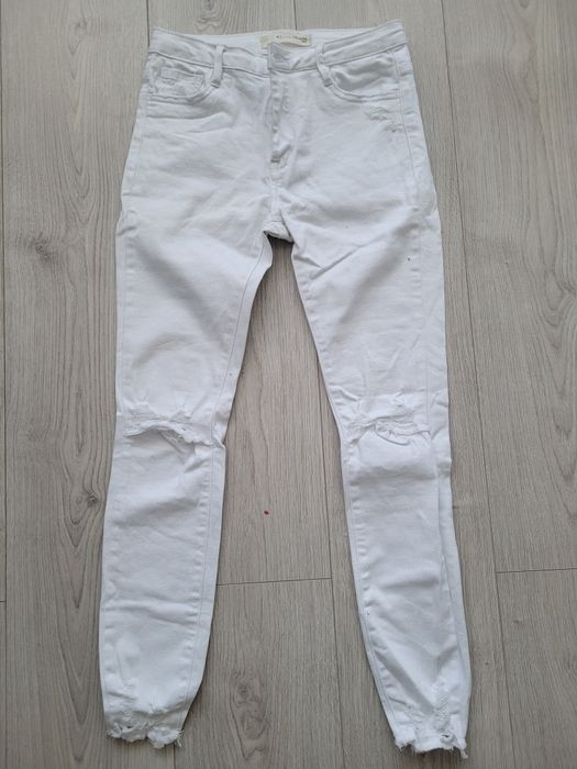 białe jeansy skinny Queen Hearts rozm. XS