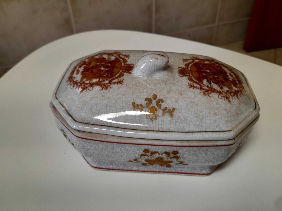 Pequena terrina decorativa