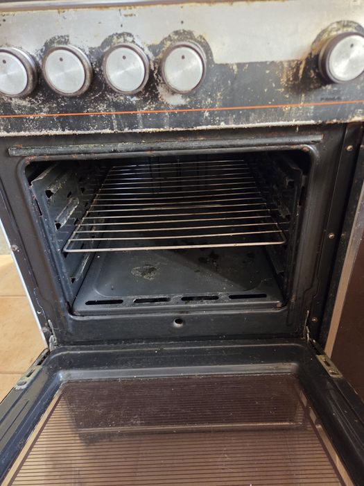 Fogão/forno botija e elétrico (6 bocas)