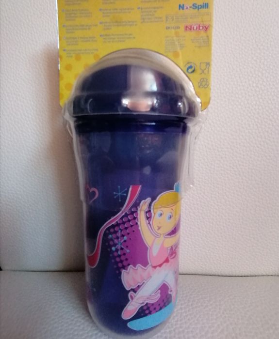 Copo novo para bebé 18+ em roxo, lilás e rosa