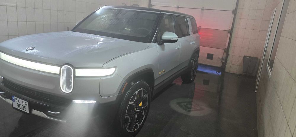 Продам Rivian R1S