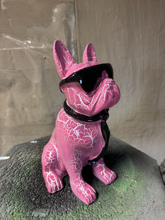 Pies w okularach - figura ogrodowa