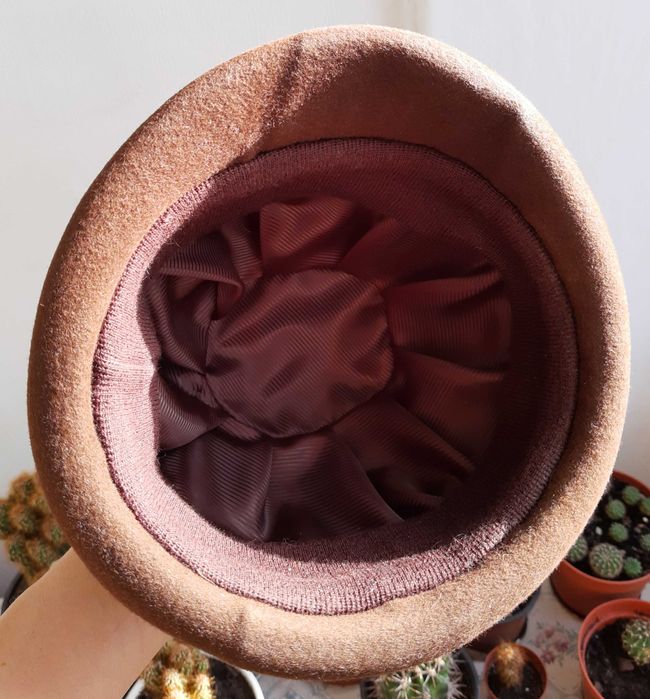Шляпа женская фетровая зимняя.