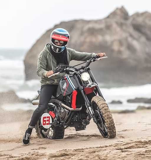 Yamaha XSR700 - the orbiter!