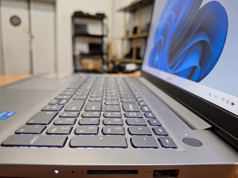 Lenovo IdeaPad 3 15IAU7 i5-1235U IrisXe Graphics 2Gb DDR4 16Gb SSD 512