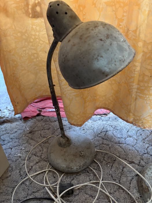 Stara lampa biurkowa loft industrial PRL / Bauhaus – vintage, do renowacji