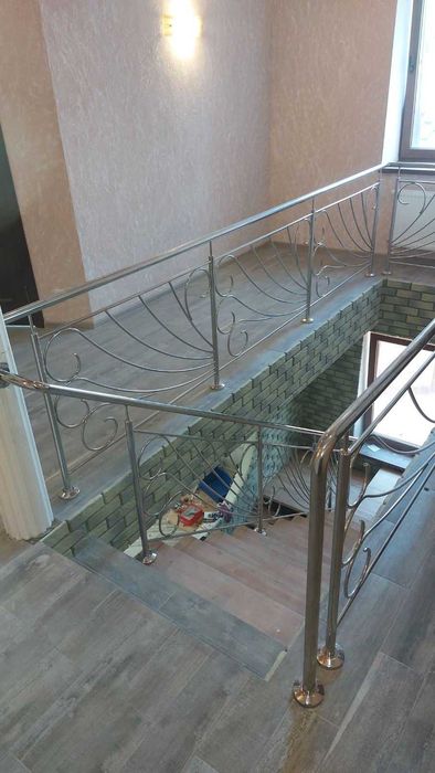 Перила.  Поручні. Пандус. Флагштоки.  Козирки. З нержавіючої сталі.