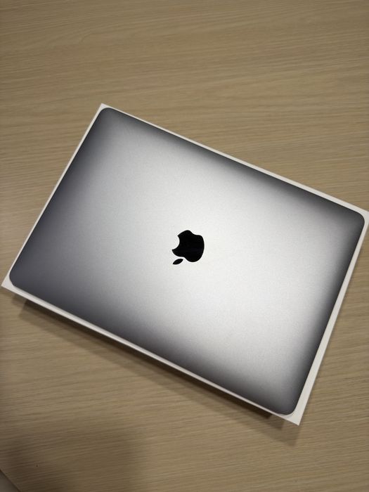 MacBookAir (13-calowy, 2020 rok)