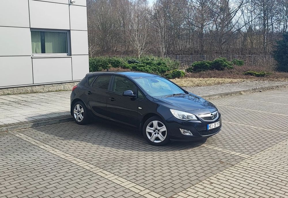 Opel Astra 1.4 turbo, bogata wersja wyposażenia, ORYGINAŁ