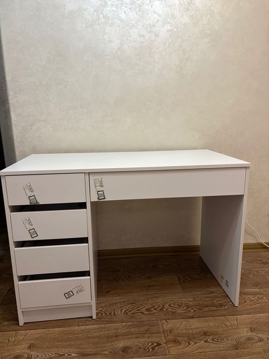 Продам новенький стіл