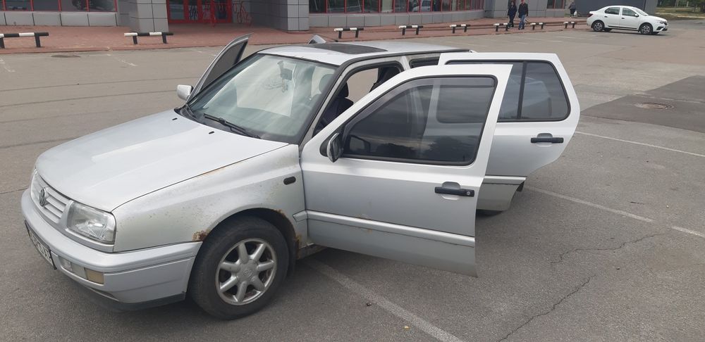 Продам VW Vento, 2л