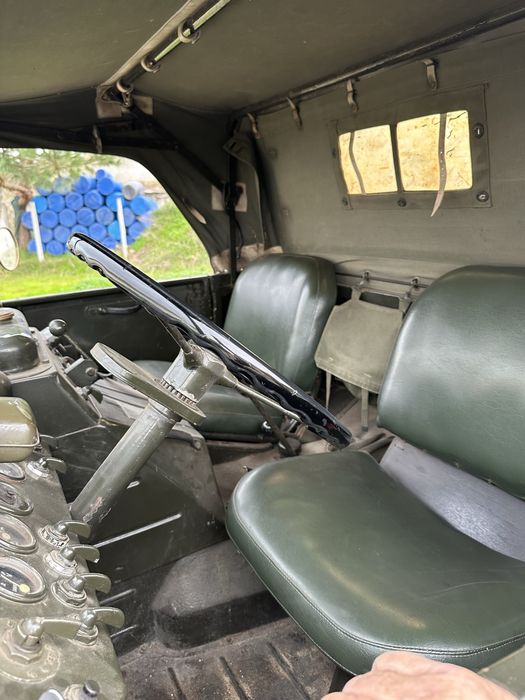 Unimog 404 gasolina com muito material reposição