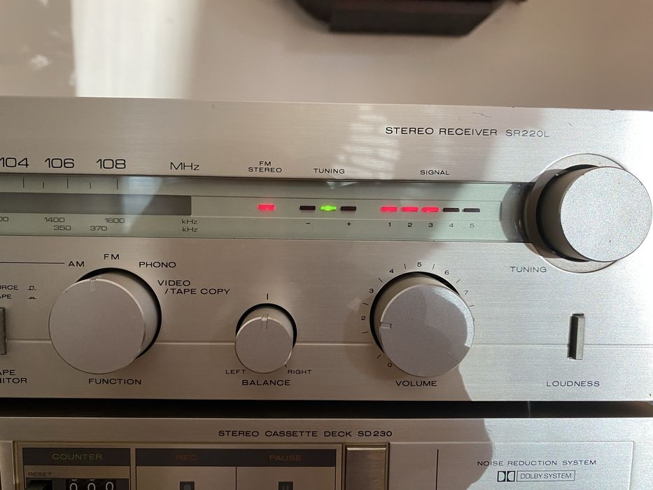 Amplituner Marantz SR220L