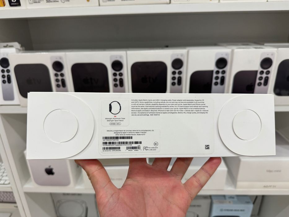 Нові Apple Watch MNU03 SE 2nd Gen 44mm Mi Alu Mi Sp Band M/L CEL Гарантія