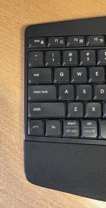 Продам бездротову клавіатуру Logitech K850