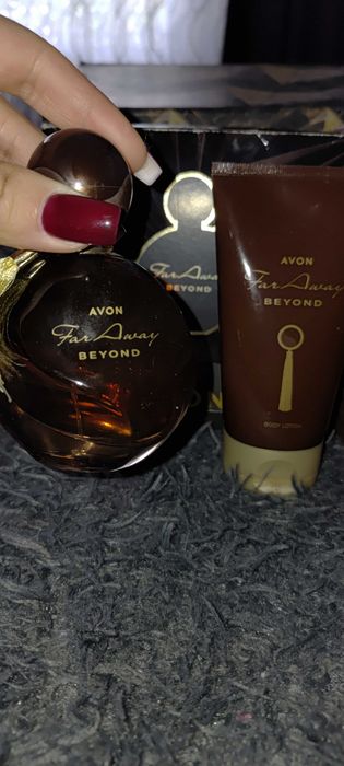 Far away beyond + lotion Avon