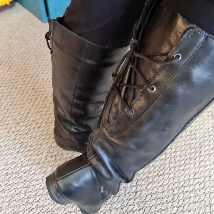 Демисезонные кожаные сапоги