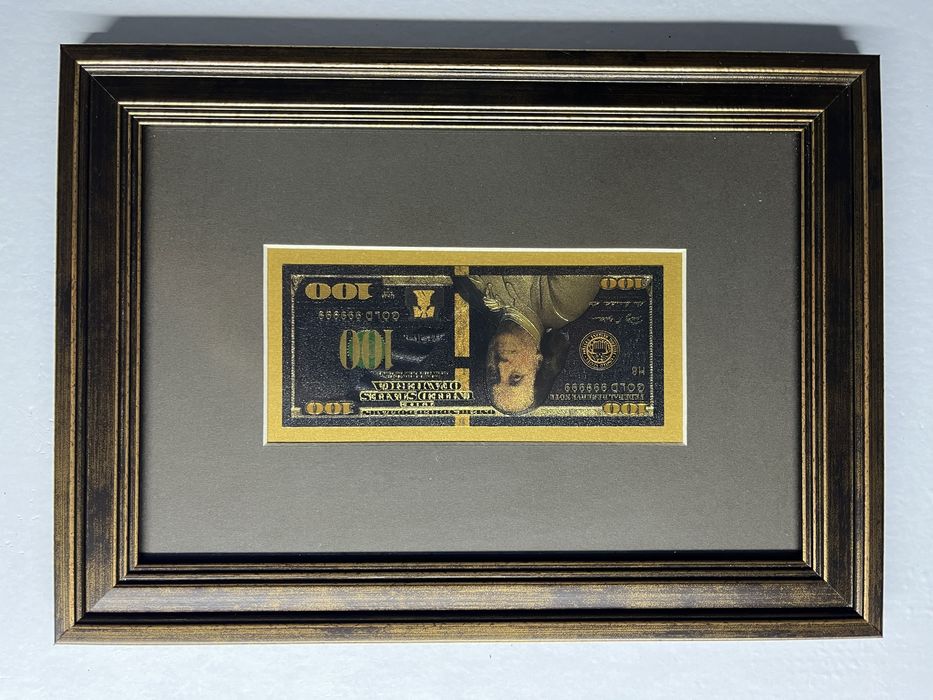 Долар в рамці