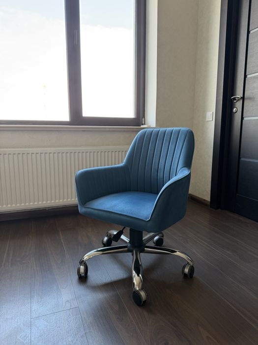 Продам стулья, офисная мебель , для дома