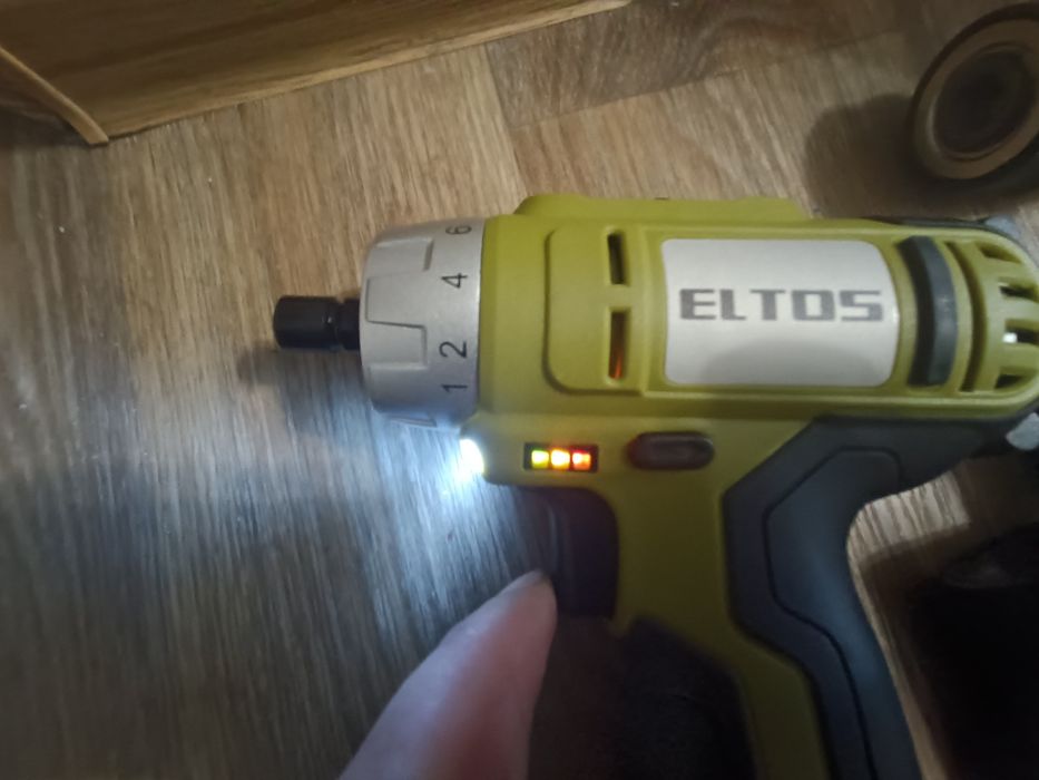 Продам аккумуляторий шуруповерт з сомним патроном Eltos ДА-12М/DFR