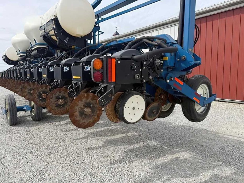 Kinze       3660 2010