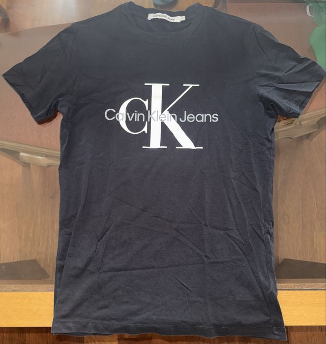 T-shirt preta Calvin Klein Jeans